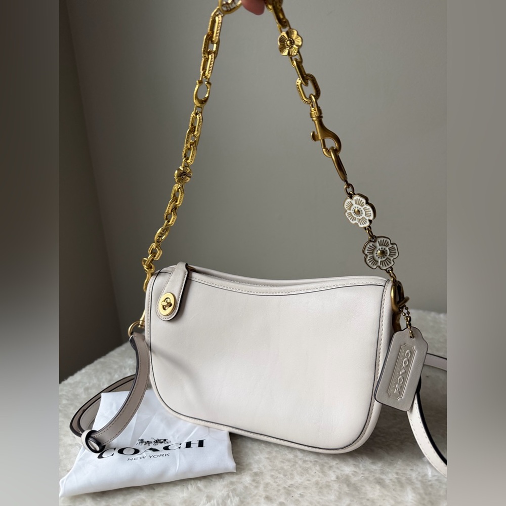 Coach Swinger Bag With Chain strap and chain extension